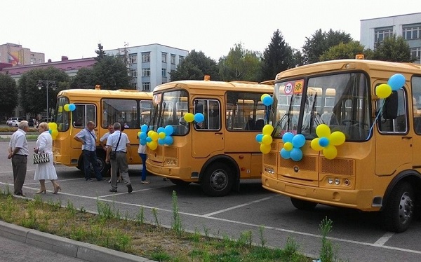 Муляренко знав, що закуплені шкільні автобуси російські