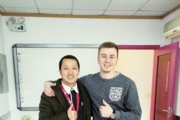 Як рівнянин став вчителювати в Китаї (Інтерв’ю)