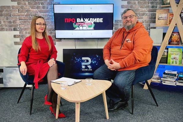 Олександр Тарасенко привіз до Рівного унікальну колекцію партитур