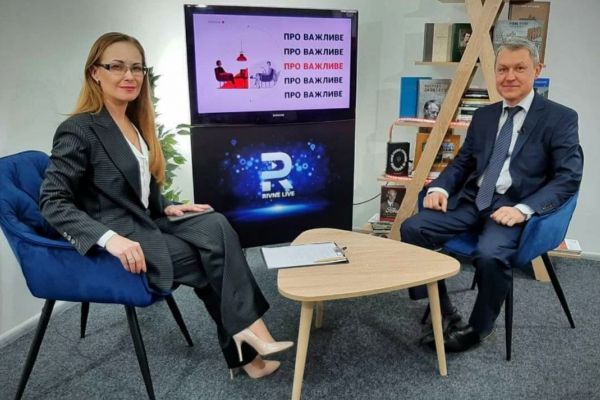 COVID-19: чим вакцинуються рівняни? (ВІДЕО)