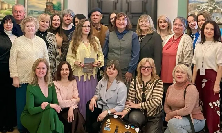 Проєкт «Замки і палаци України» художниць Рівненської арт-студії Анатолія Іваненка презентували на Тернопільщині