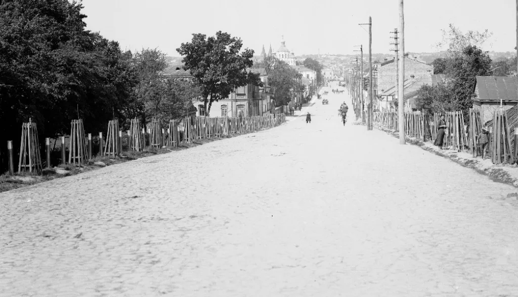 Рівне сто років тому