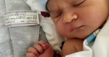 Вага – 5 кілограмів: у Рівному народився хлопчик-богатир