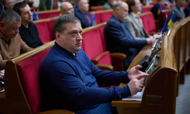 Парламент ухвалив документ щодо процедури поховання та утримання місць поховання українських героїв