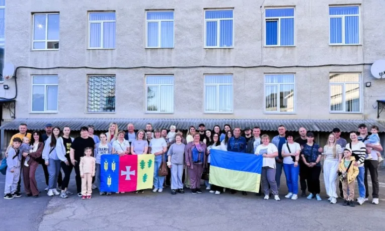 Рівненські ветерани та родини воїнів вирушили на оздоровлення в Албанію
