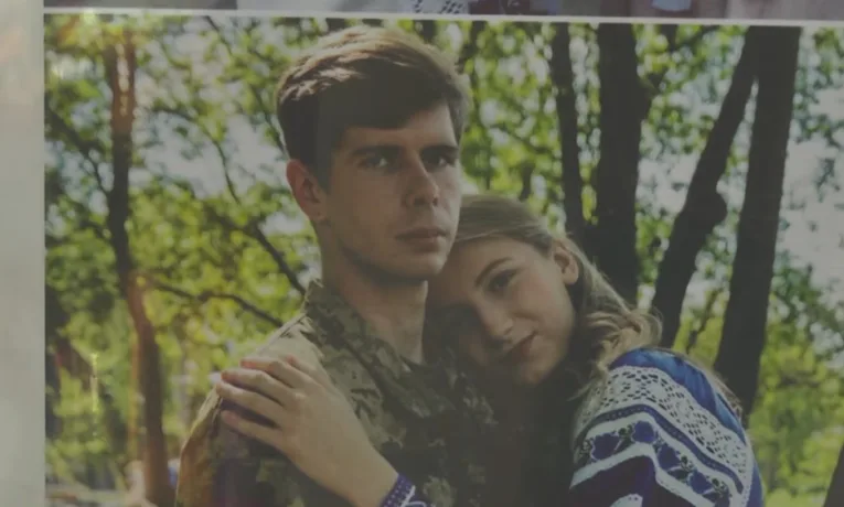 У Рівному презентували фотовиставку «Вишиванка — тендітна броня нації»