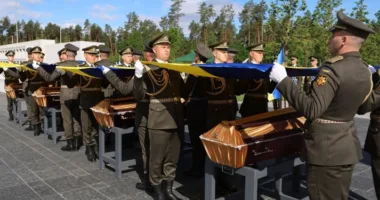 Тернопільщина і Житомирщина провели в останню путь невідомих захисників України