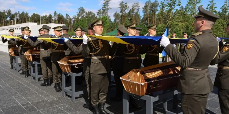Тернопільщина і Житомирщина провели в останню путь невідомих захисників України
