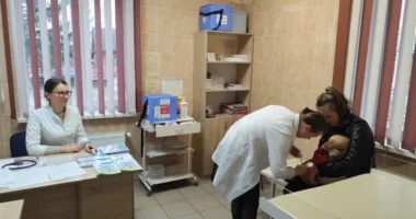 Мобільні медичні бригади продовжують працювати в громадах Рівненської області