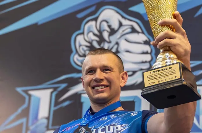 Працівник транспортного цеху філії «ВП ХАЕС», армрестлер Олег Жох здобув чергову спортивну перемогу – «Кубок Лева»