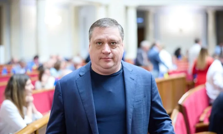 Роман Іванісов