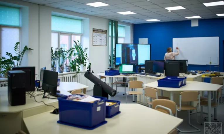 Обладнання для роботи під час блекаутів отримають майже два десятки шкіл Рівненщини
