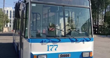 Із капітального ремонту на дороги Рівного вийшов тролейбус «Шкода» 14Т з бортовим номером 177