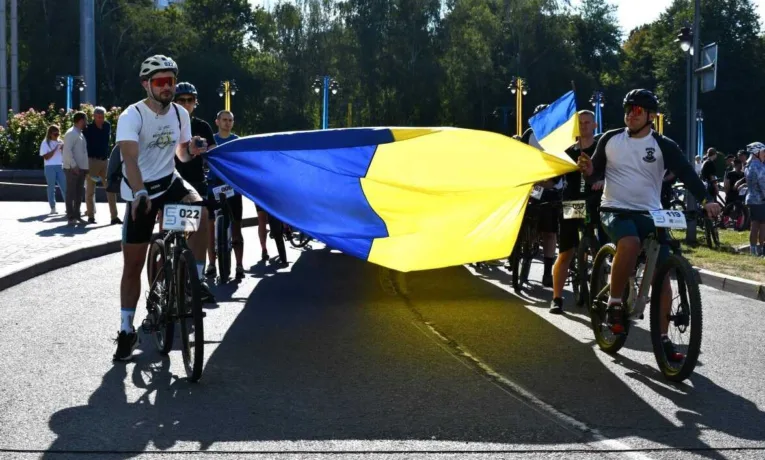 Велопробіг «За Незалежність!» 5.0 у Рівному: скільки коштів для ЗСУ вдалося зібрати