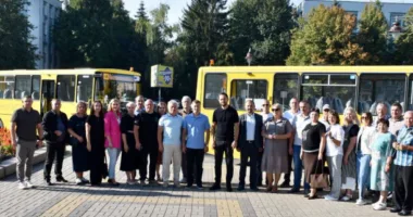 Навчальні заклади Рівненської області отримали п’ять нових автобусів