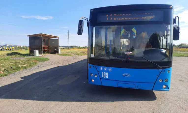 Для зручності пасажирів: у Рівному продовжили кінцеву зупинку одного з тролейбусних маршрутів