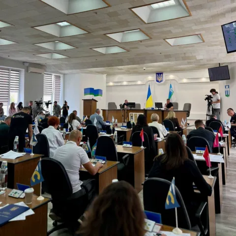 Майже 20 мільйонів гривень на оборону: які рішення прийняли на черговій сесії Рівнеради