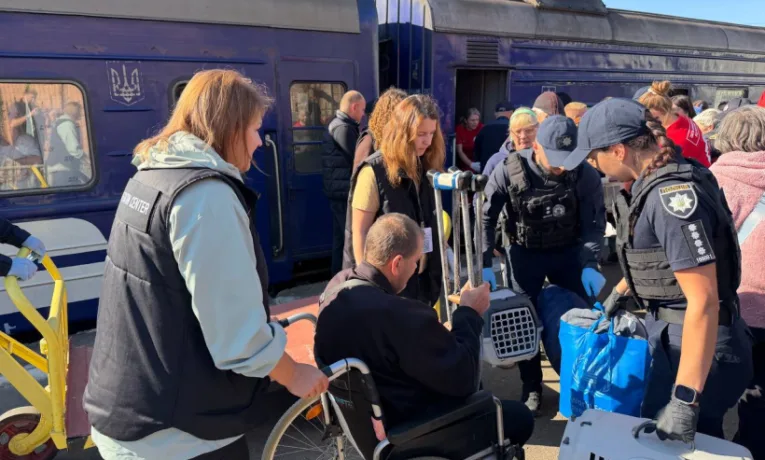 З Донеччини до Рівненської області прибули чергові евакуйовані