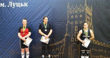 Медаль на чемпіонаті України з важкої атлетики здобула спортсменка з Рівненщини