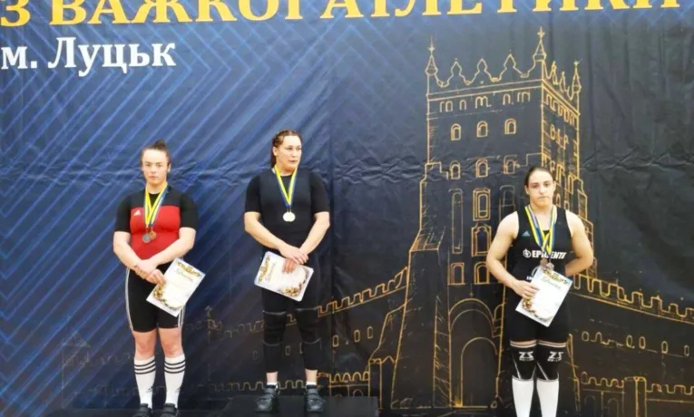 Медаль на чемпіонаті України з важкої атлетики здобула спортсменка з Рівненщини