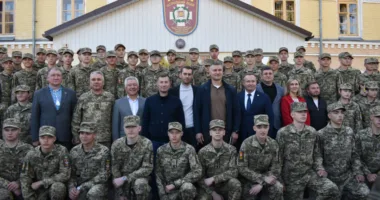 В Острозькому обласному ліцеї з посиленою військово-фізичною підготовкою склала присягу майже сотня ліцеїстів
